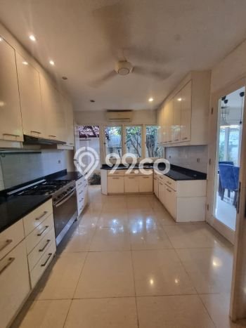 Disewakan! Rumah 4 Kamar Tidur &
4 Kamar Mandi di Kemang, Jakarta Selatan Disewakan! Rumah 4 Kamar Tidur &
4 Kamar Mandi di Kemang, Jakarta Selatan