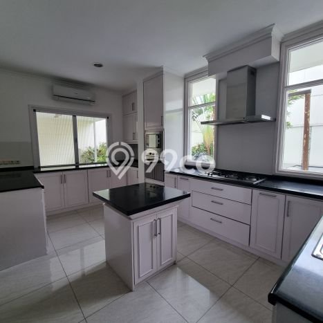 Rumah Kondisi Baik Disewakan di Pondok Indah, Jakarta Selatan LT 610m2, LB 373m2 Rumah Kondisi Baik Disewakan di Pondok Indah, Jakarta Selatan LT 610m2, LB 373m2