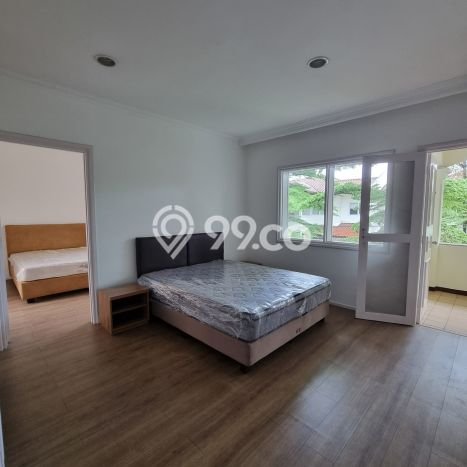 Rumah Kondisi Baik Disewakan di Pondok Indah, Jakarta Selatan LT 610m2, LB 373m2 Rumah Kondisi Baik Disewakan di Pondok Indah, Jakarta Selatan LT 610m2, LB 373m2