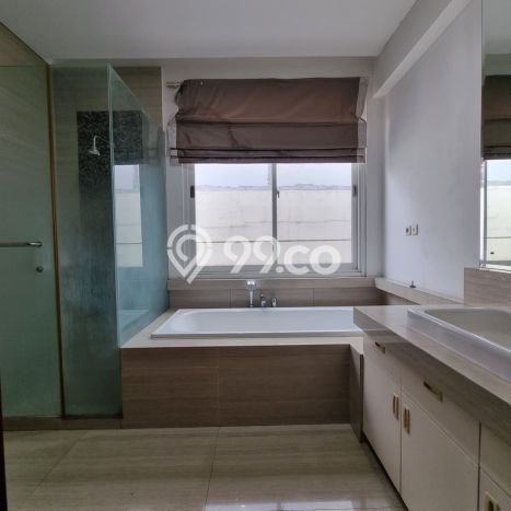 Disewakan Rumah Harga Terjangkau di Pondok Indah Jakarta Selatan dengan 4 Kamar Tidur Disewakan Rumah Harga Terjangkau di Pondok Indah Jakarta Selatan dengan 4 Kamar Tidur