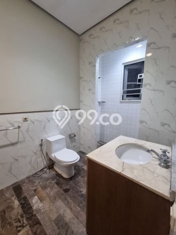 Rumah Tenang di Pondok Indah, 4 KM, LT 570m² LB 500m² Rumah Tenang di Pondok Indah, 4 KM, LT 570m² LB 500m²