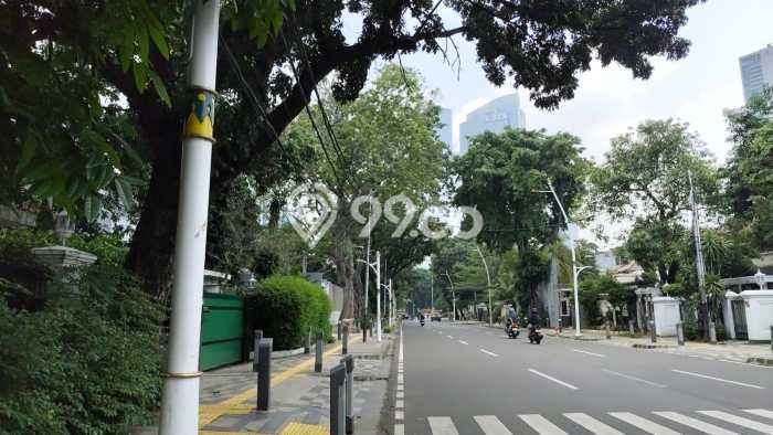 Sewa Rumah Nyaman di Menteng Harga Rp 1,1 Miliar/ Tahun Sewa Rumah Nyaman di Menteng Harga Rp 1,1 Miliar/ Tahun