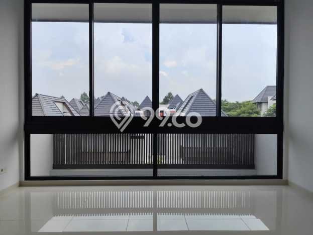 Rumah Elit Modern Tanpa Renovasi di Lebak Bulus Jakarta Selatan Rumah Elit Modern Tanpa Renovasi di Lebak Bulus Jakarta Selatan