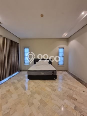 Rumah Tenang di Pondok Indah, 4 KM, LT 570m² LB 500m² Rumah Tenang di Pondok Indah, 4 KM, LT 570m² LB 500m²