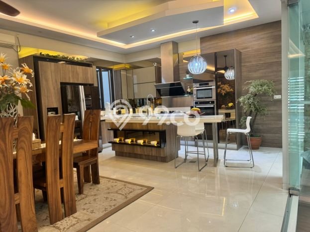 Hunian Strategis Dikontrakkan 5 Kamar di Cilandak Boleh Nego Hunian Strategis Dikontrakkan 5 Kamar di Cilandak Boleh Nego