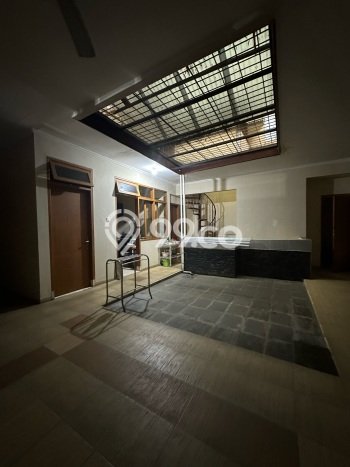 Rumah Elit LB 270m2 Siap Pakai Desain Elegan di Ngagel, Surabaya Rumah Elit LB 270m2 Siap Pakai Desain Elegan di Ngagel, Surabaya