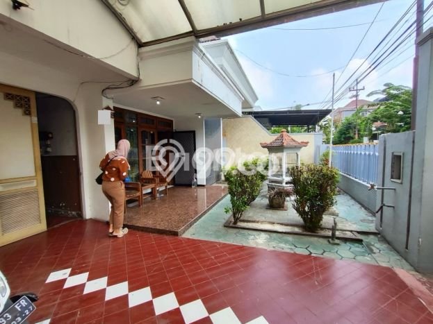 Rumah Luxury Modern Siap Huni di Dharma Husada Surabaya Rumah Luxury Modern Siap Huni di Dharma Husada Surabaya