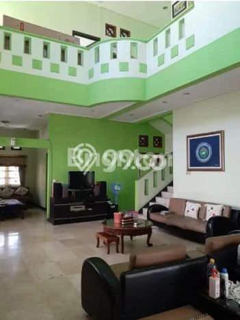 Rumah Mewah LB 370m2 Siap Huni Desain Elegan di Ketintang, Surabaya Rumah Mewah LB 370m2 Siap Huni Desain Elegan di Ketintang, Surabaya