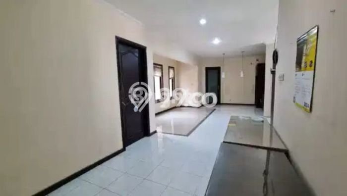 Jual Rumah Mewah Elegan Dengan View Eksklusif di Kedung Baruk, Surabaya Jual Rumah Mewah Elegan Dengan View Eksklusif di Kedung Baruk, Surabaya