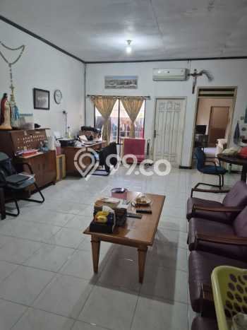 Rumah Elit Modern Tanpa Renovasi di Kedung Baruk Surabaya Rumah Elit Modern Tanpa Renovasi di Kedung Baruk Surabaya