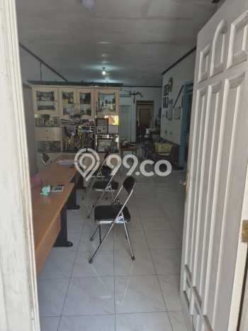 Rumah Elit Modern Tanpa Renovasi di Kedung Baruk Surabaya Rumah Elit Modern Tanpa Renovasi di Kedung Baruk Surabaya