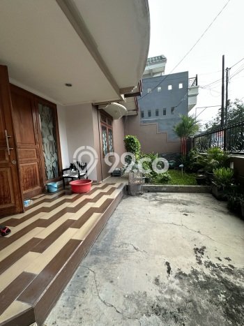 Rumah Elit LB 270m2 Siap Pakai Desain Elegan di Ngagel, Surabaya Rumah Elit LB 270m2 Siap Pakai Desain Elegan di Ngagel, Surabaya