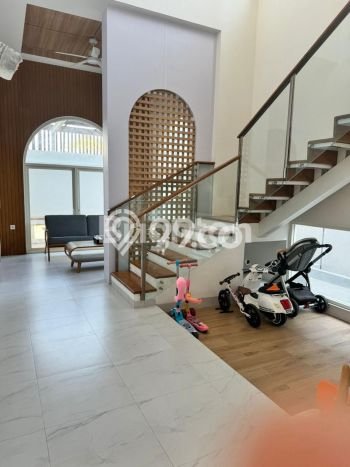 Rumah Eksklusif Siap Huni LT 400m2 di Kebonsari, Surabaya Rumah Eksklusif Siap Huni LT 400m2 di Kebonsari, Surabaya