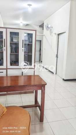 Rumah Mewah LB 210m2 Siap Pakai Desain Elegan di Kedung Baruk, Surabaya Rumah Mewah LB 210m2 Siap Pakai Desain Elegan di Kedung Baruk, Surabaya