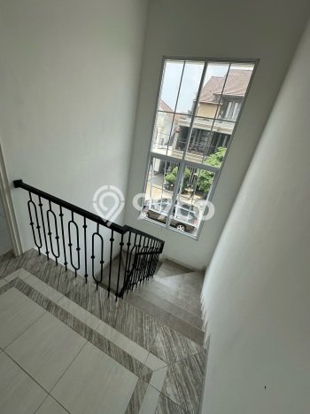 DIJUAL CEPAT! Rumah Asri di Sidoarjo, Sidoarjo, Luas 180m2m² Bangunan 300m2m² BISA KPR! DIJUAL CEPAT! Rumah Asri di Sidoarjo, Sidoarjo, Luas 180m2m² Bangunan 300m2m² BISA KPR!