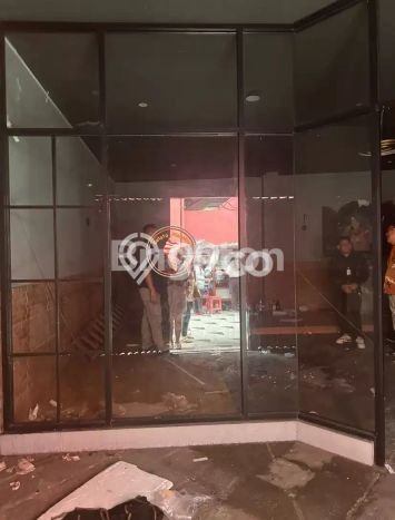 Untuk Dijual! Ruko di Alun-alun Contong Surabaya LT 90m2 / LB 70m2 Kawasan Strategis Untuk Dijual! Ruko di Alun-alun Contong Surabaya LT 90m2 / LB 70m2 Kawasan Strategis