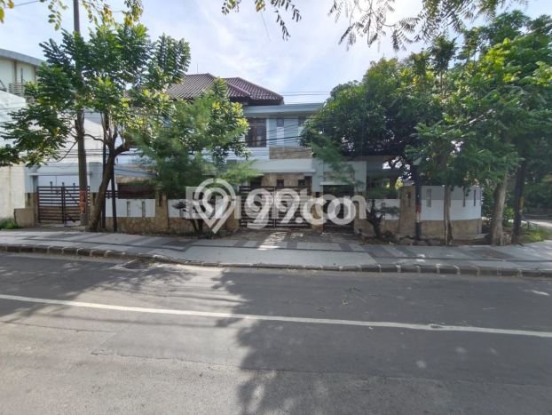 Lokasi strategis! Rumah siap huni disewakan di Gayungan LB 400m2 Lokasi strategis! Rumah siap huni disewakan di Gayungan LB 400m2