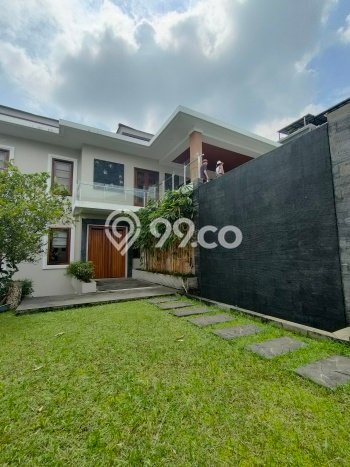Ready to Use! Luxury House LT 696m2 Desain Modern di Sentul Ready to Use! Luxury House LT 696m2 Desain Modern di Sentul