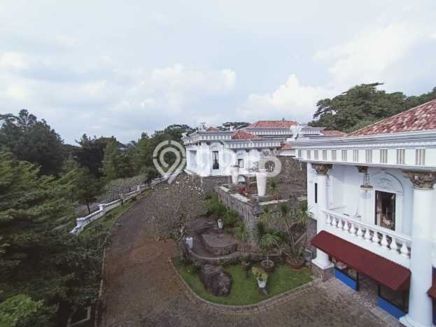 Rumah Luxury Modern Tanpa Renovasi di Sentul Bogor Rumah Luxury Modern Tanpa Renovasi di Sentul Bogor