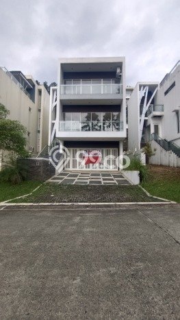 Rumah Elit Modern Tanpa Renovasi di Sentul City Bogor Rumah Elit Modern Tanpa Renovasi di Sentul City Bogor