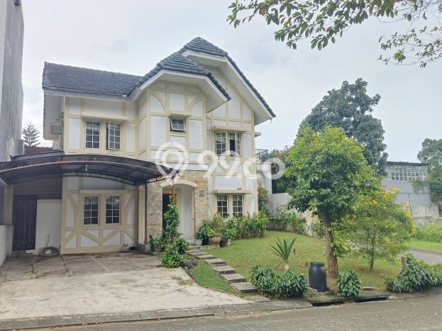 Ready to Use! Premium House LT 255m2 Desain Elegan di Sentul Ready to Use! Premium House LT 255m2 Desain Elegan di Sentul