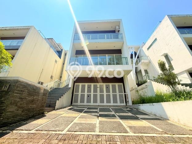 Rumah Elit Modern Tanpa Renovasi di Sentul City Bogor Rumah Elit Modern Tanpa Renovasi di Sentul City Bogor