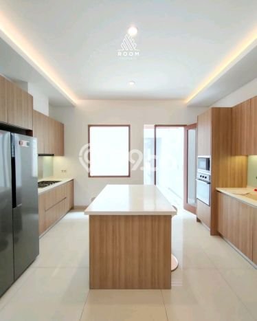 Rumah Modern Dikontrakkan di Menteng Jakarta Pusat Area Sangat Strategis Rumah Modern Dikontrakkan di Menteng Jakarta Pusat Area Sangat Strategis