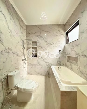Hunian Mewah Siap Huni LT 260m2 di Pesanggrahan, Jakarta Selatan Hunian Mewah Siap Huni LT 260m2 di Pesanggrahan, Jakarta Selatan