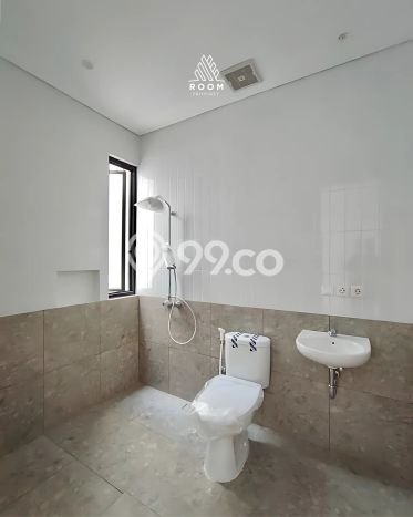 Hunian Mewah LB 160m2 Siap Pakai Desain Elegan di Joglo, Jakarta Barat Hunian Mewah LB 160m2 Siap Pakai Desain Elegan di Joglo, Jakarta Barat