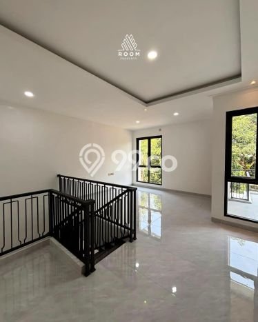 Hunian Mewah LB 200m2 Siap Huni Desain Elegan di Bintaro, Tangerang Selatan Hunian Mewah LB 200m2 Siap Huni Desain Elegan di Bintaro, Tangerang Selatan