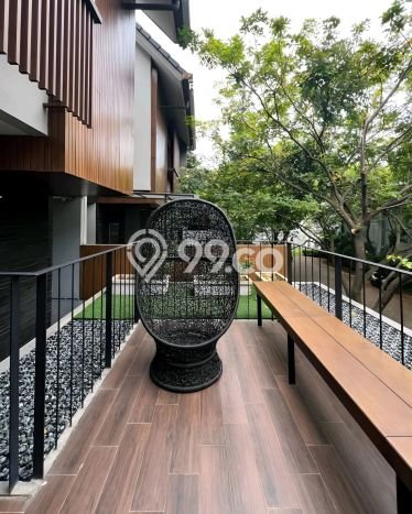 Rumah Mewah Dijual LT 112m2 di BSD, Tangerang Selatan Rumah Mewah Dijual LT 112m2 di BSD, Tangerang Selatan
