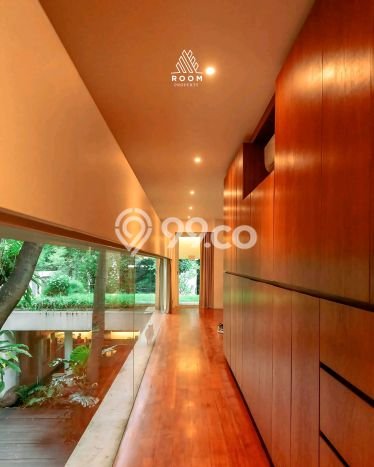 Rumah Elit LB 314m2 Siap Huni Desain Elegan di Jati Padang, Jakarta Selatan Rumah Elit LB 314m2 Siap Huni Desain Elegan di Jati Padang, Jakarta Selatan