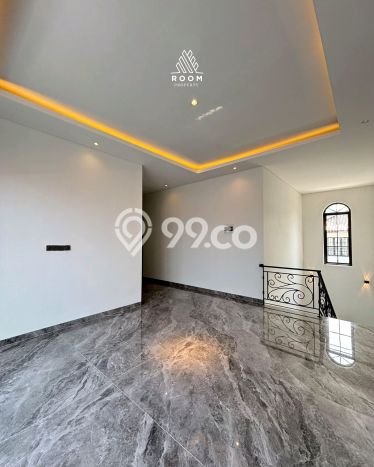 Hunian Elit LB 300m2 Siap Pakai Desain Elegan di Bintaro, Tangerang Selatan Hunian Elit LB 300m2 Siap Pakai Desain Elegan di Bintaro, Tangerang Selatan
