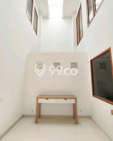 Rumah Modern Dikontrakkan di Menteng Jakarta Pusat Area Sangat Strategis Rumah Modern Dikontrakkan di Menteng Jakarta Pusat Area Sangat Strategis