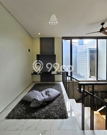 For Sale! Luxury House LT 284m2 Desain Elegan di Sektor 9-Bintaro For Sale! Luxury House LT 284m2 Desain Elegan di Sektor 9-Bintaro