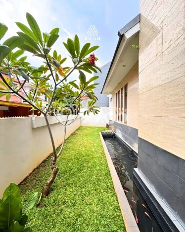 Ready to Use! Luxury House LT 500m2 Desain Elegan di Joglo Ready to Use! Luxury House LT 500m2 Desain Elegan di Joglo