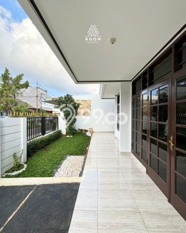 Rumah Luxury Modern Tanpa Renovasi di Joglo Jakarta Barat Rumah Luxury Modern Tanpa Renovasi di Joglo Jakarta Barat