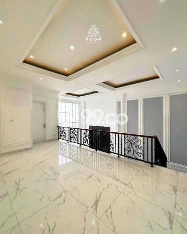 Rumah Elit Modern Tanpa Renovasi di Joglo Jakarta Barat Rumah Elit Modern Tanpa Renovasi di Joglo Jakarta Barat
