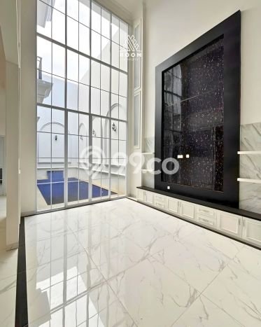 Rumah Elit Modern Tanpa Renovasi di Joglo Jakarta Barat Rumah Elit Modern Tanpa Renovasi di Joglo Jakarta Barat