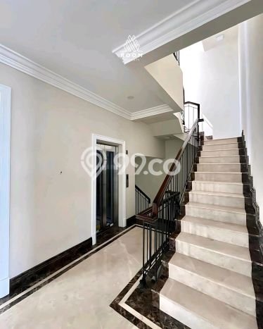 Siap Huni Rumah Mewah 4 Kamar di Kebayoran Baru Dekat ke Mana Pun Siap Huni Rumah Mewah 4 Kamar di Kebayoran Baru Dekat ke Mana Pun