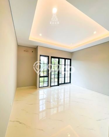 Hunian Mewah LB 190m2 Siap Pakai Desain Elegan di Meruya, Jakarta Barat Hunian Mewah LB 190m2 Siap Pakai Desain Elegan di Meruya, Jakarta Barat