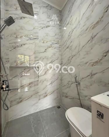 Hunian Mewah LB 200m2 Siap Huni Desain Elegan di Bintaro, Tangerang Selatan Hunian Mewah LB 200m2 Siap Huni Desain Elegan di Bintaro, Tangerang Selatan