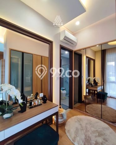Rumah Mewah LB 186m2 Siap Pakai Desain Elegan di Bintaro, Tangerang Selatan Rumah Mewah LB 186m2 Siap Pakai Desain Elegan di Bintaro, Tangerang Selatan