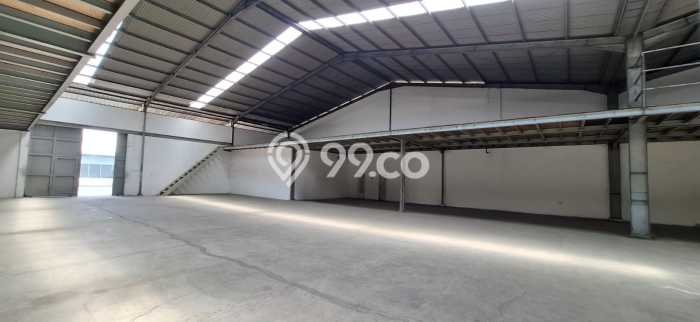 Unit Gudang Disewakan di Soekarno Hatta di Area Ramai & Strategis Unit Gudang Disewakan di Soekarno Hatta di Area Ramai & Strategis