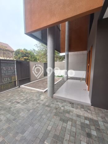 Ready to Use! Premium House LT 200m2 Desain Modern di Mekar Wangi Ready to Use! Premium House LT 200m2 Desain Modern di Mekar Wangi