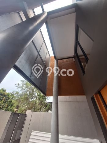 Ready to Use! Premium House LT 200m2 Desain Modern di Mekar Wangi Ready to Use! Premium House LT 200m2 Desain Modern di Mekar Wangi