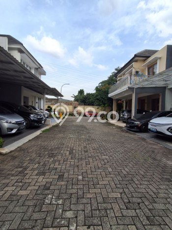 Rumah Luxury Modern Tanpa Renovasi di Jatibening Bekasi Rumah Luxury Modern Tanpa Renovasi di Jatibening Bekasi
