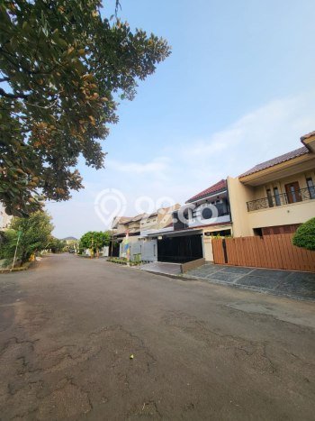 For Sale! Premium House LT 463m2 Desain Elegan di Cikunir For Sale! Premium House LT 463m2 Desain Elegan di Cikunir