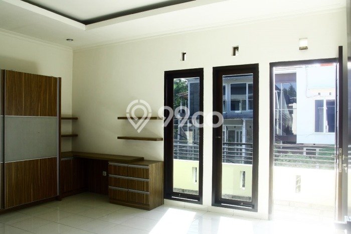 Rumah Elit Modern Tanpa Renovasi di Sayap Dago Bandung Rumah Elit Modern Tanpa Renovasi di Sayap Dago Bandung