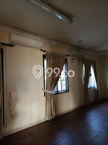 Rumah Mewah LB 282m2 Siap Pakai Desain Elegan di Kota Wisata, Bogor Rumah Mewah LB 282m2 Siap Pakai Desain Elegan di Kota Wisata, Bogor